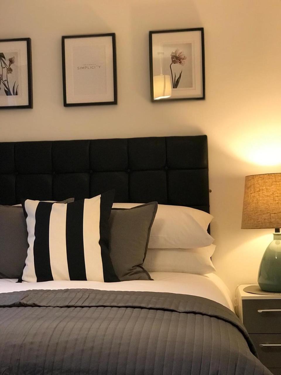 Glaisdale Studios Wolverhampton Bagian luar foto
